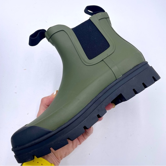 NEW Everlane Surplus Army Green Black Chelsea Rain Boot in Size 6 - Picture 6 of 11